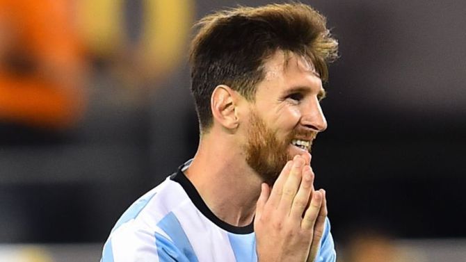Reacciones-de-los-famosos-tras-el-retiro-de-Lionel-Messi-de-la-selecci__n-argentina.jpg